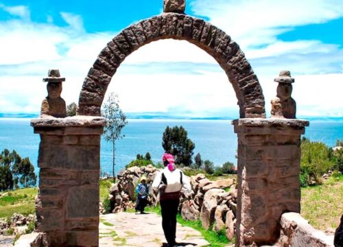 Tour Islas de los Uros, Taquile y Luquina