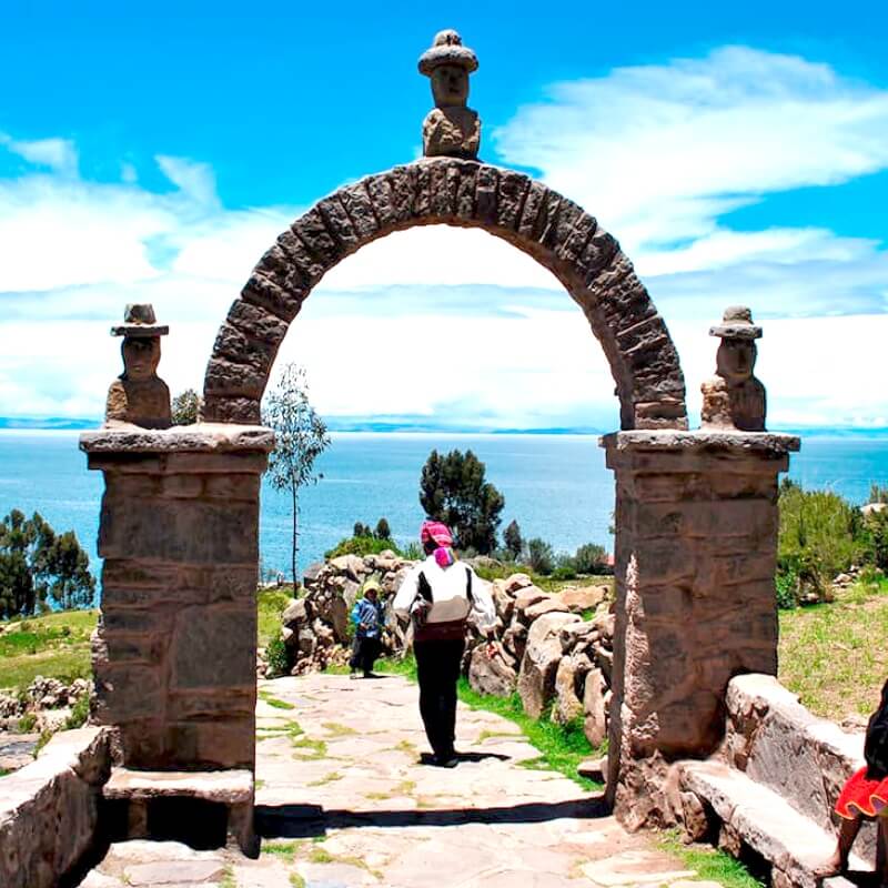 Tour Islas de los Uros, Taquile y Luquina